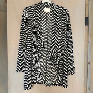 SKIES ARE BLUE kimono sweater chevron design black & white draped cardigan SMALL